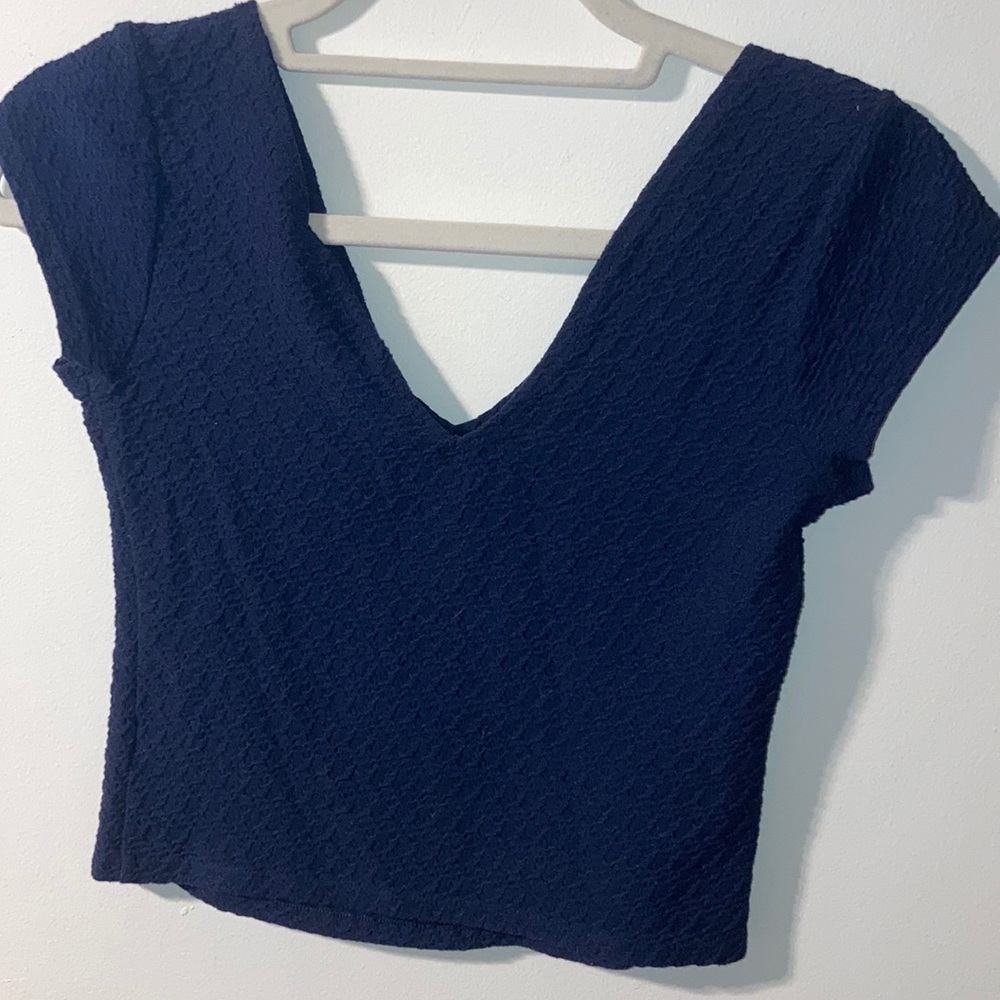 Navy blue crop t-shirt top with v-neck